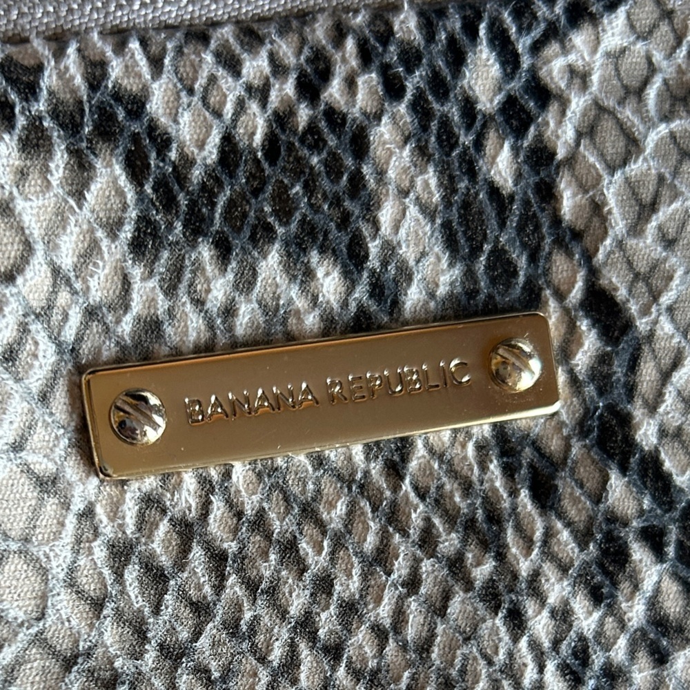 Banana Republic Tablet Case - Picture 3 of 5
